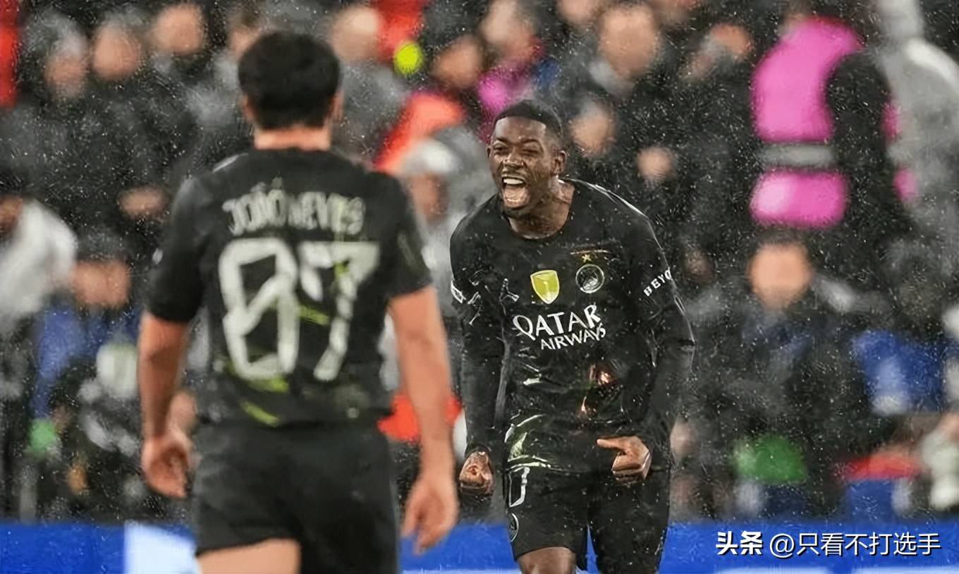 巴黎双杀淘汰巴萨！天才少年刷爆纪录，老将红牌染红终场